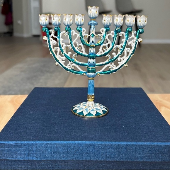 Menorah Hanukkah  Hand Painted Brass Enamel  NWB 6” By 6” Blue Teal Gold - Picture 16 of 16